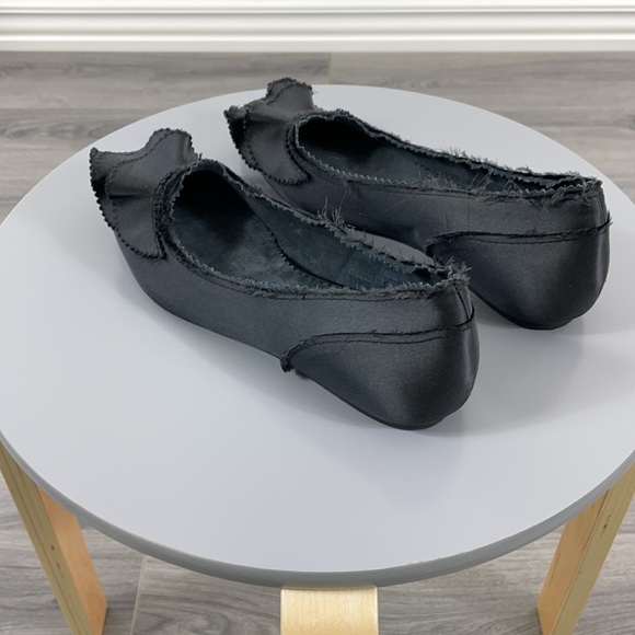 NEW Pedro Garcia Albany Ruffle Satin Skimmer - Picture 2 of 6